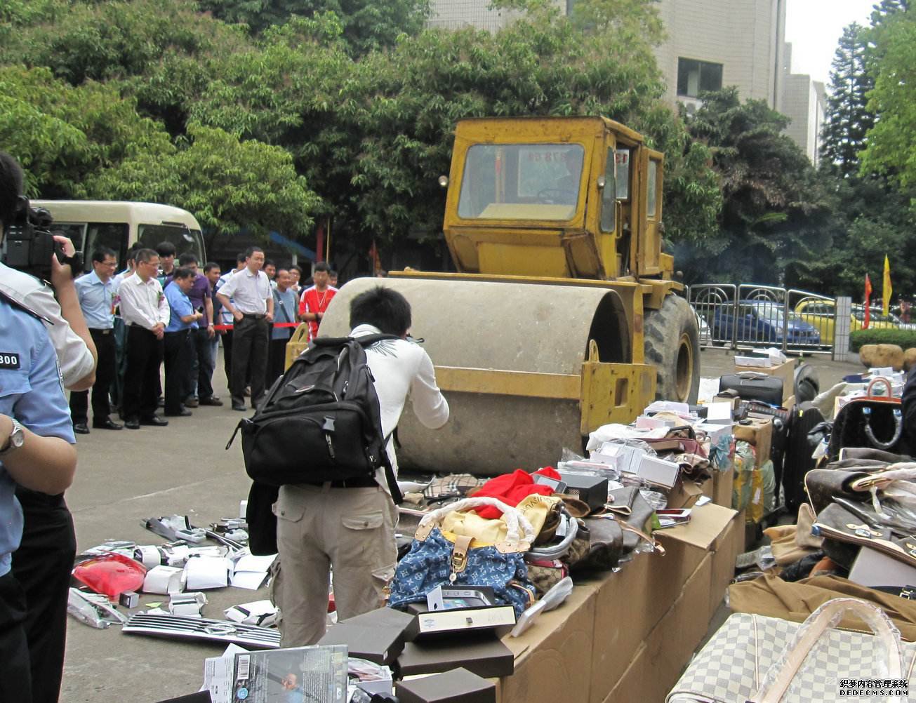 報(bào)廢玩具銷(xiāo)毀回收_產(chǎn)品銷(xiāo)毀中心